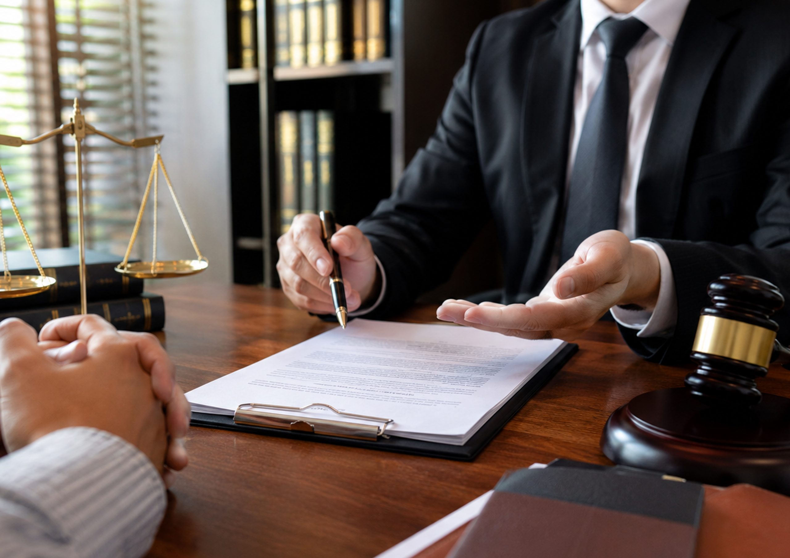 What Are Common Defense Strategies in Hutchinson Island